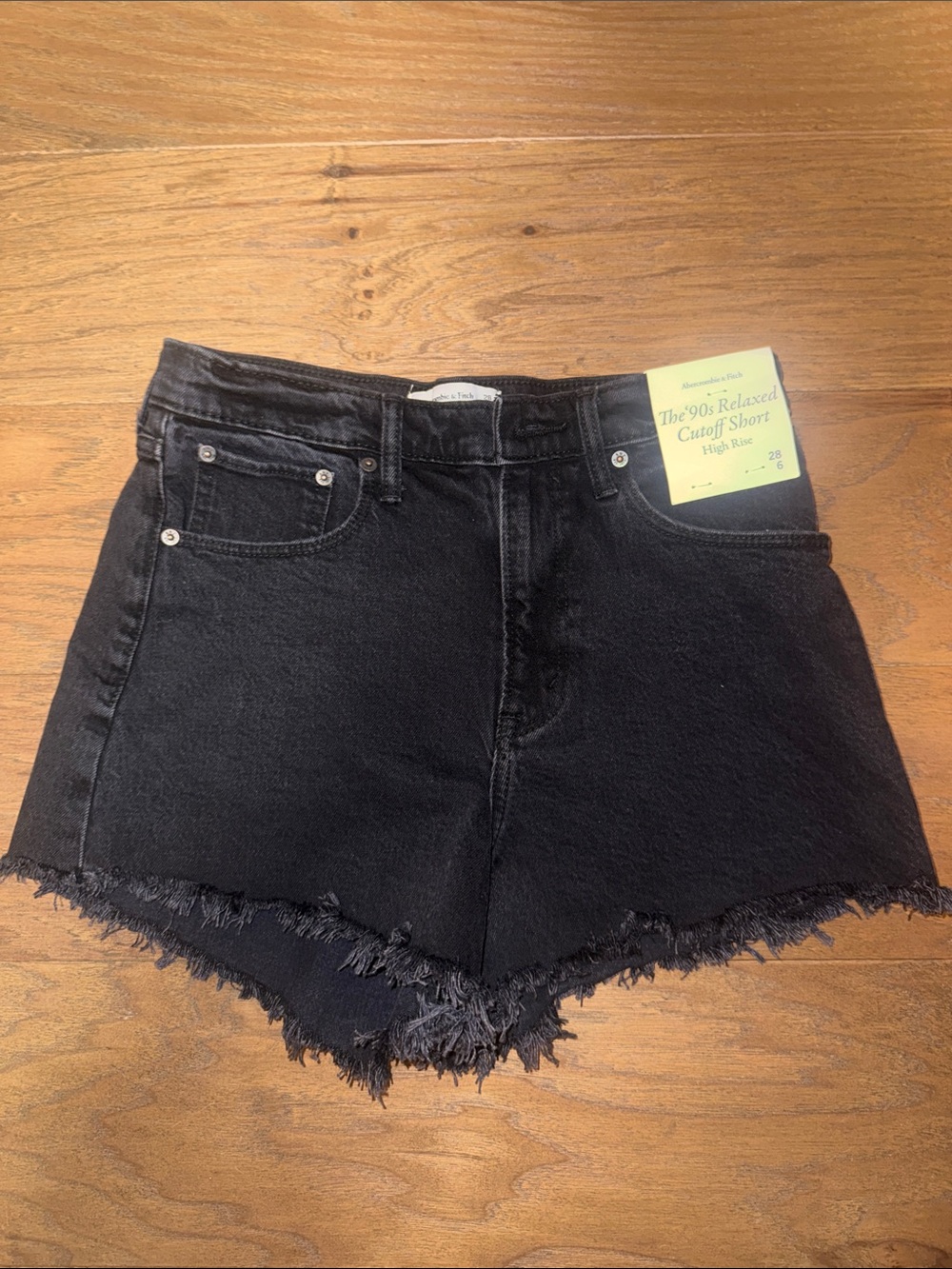Abercrombie 90s relaxed cutoff short black high rise